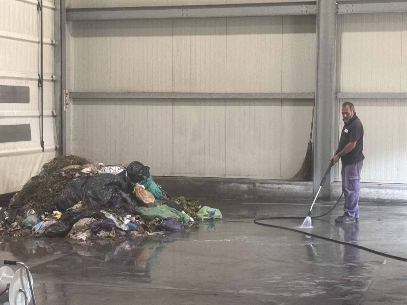 X4JH2000-OCC garbage trucks & transfer stations
